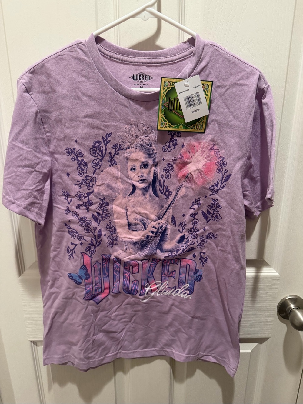 Wicked Glinda Graphic T-Shirt Lavender NWT Size Medium Ariana Grande